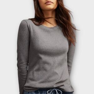 Witchery Curved Hem Ribbed Knit Top in Heather Gray Women’s Size S